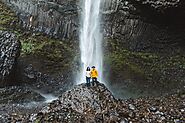 Portland Waterfall Engagement - Sean Carr Photography | Portland Oregon Wedding Photographer