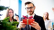 Vie en entreprise : faut-il offrir des cadeaux de Noël à ses salariés ? | LCI