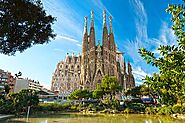 Barcelona Attractions - Top 10 Things to do in Barcelona (Spain)