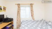Double Bedroom (room 5) - 5-bedroom House With Garden Near White City - London England United Kingdom - Properties - ...