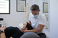 Difference Between Chiropractor and Orthopaedic Specialists