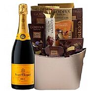 Buy Wine / Champagne Gift Basket for Friend at best Price, Order Online