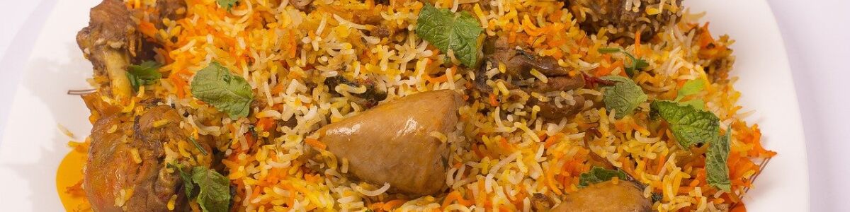 Headline for 5 Must-Try Omani Foods