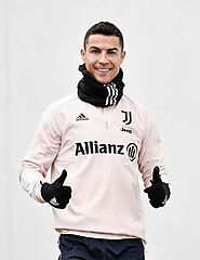 Website at https://famousbiography.in/cristiano-ronaldo-biography/