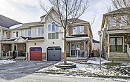 Townhouse for Sale in South west Ajax