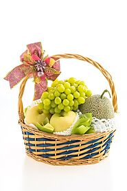 How To Add Personlized Touch In Fruit Hampers?