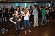 Wie können Sie Ihre Fähigkeiten im Bachata-Tanzen verbessern?