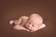 5 Reasons to Hire Newborn Photographer