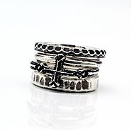Website at https://www.vvvjewelry.com/shop/cross-stackable-rings-set-of-4/