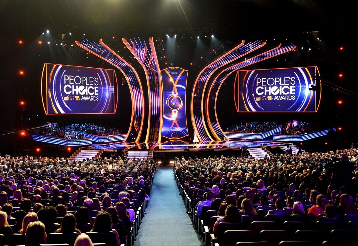 Headline for People's Choice Awards 2015: 10 Eye-Opening Facts.
