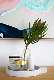 How to style your sideboard: Showing different arrangements and décor ideas - WebGerm