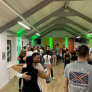 Top 6 Fragen vor der Wahl eines Salsa Dance Studios?