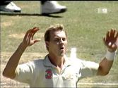 Brett Lee vs Jacques Kallis - brutally roughs him up and GETS HIS MAN!