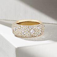 What Are the Current Trends in Women's Diamond Wedding Band Designs?