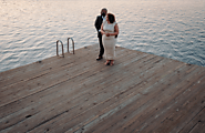 SUNRISE AT BALTIMORE HARBOR: BRIA AND ARNOLD’S CAPTIVATING WATERSIDE ENGAGEMENT SESSION