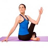 Yoga Poses for Tennis Players: Seated Spinal Twist