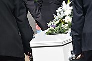 Avail Services From A Funeral Director During A Mourning Ceremony