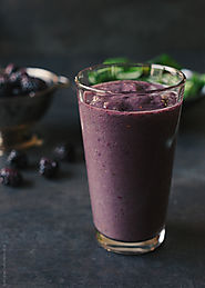 How to Make a Blackberry Green Shake - Kitchen Things