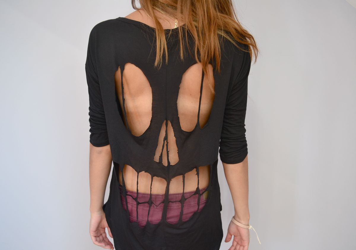 Headline for Slicing Shirts: 10 Awesome DIY T-Shirt Cut-Outs