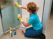 shower screen cleaning