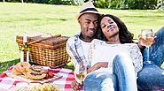 4 Basic Things Suggested by Vibeline Phone Chat Line Team for a Picnic Date