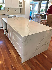 Waterfall Countertops for kitchen Remodeling Gurnee — Postimages