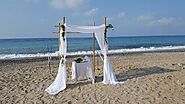 Romantic aura with a beach wedding in Crete
