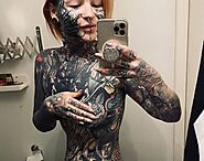 Aleksandra Jasmin has got different types of tattoos