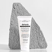 Best Anti-Pollution De Tan Face Wash for Oily Skin – Buy Now – detoxie.in