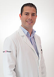 Certified Aesthetic and Plastic Surgeon in Cancun, Mexico.