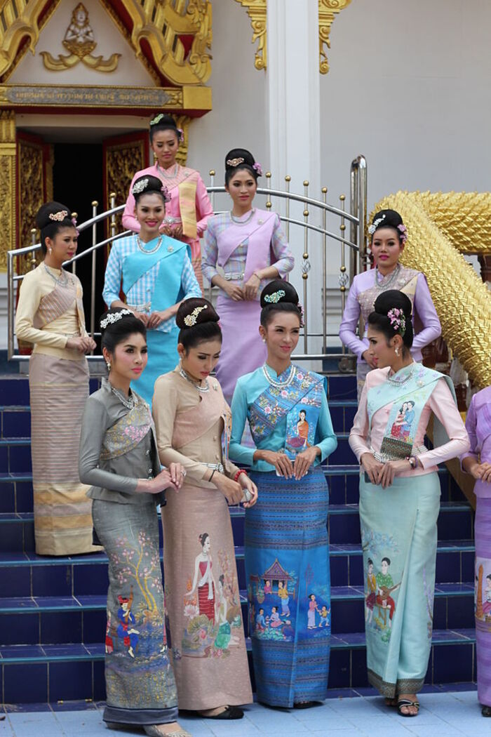 Traditional dresses of Thailand | A Listly List