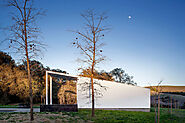 Una casa de campo sostenible diseñada entorno a la luz