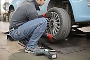 Mending the tyre with a tyre repair kit: That's how it works!
