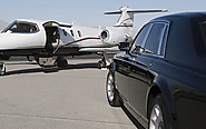 Can I hire a limousine in London for airport transfers?