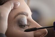 Eyeshadow: Different Forms, Advantages, and Disadvantages