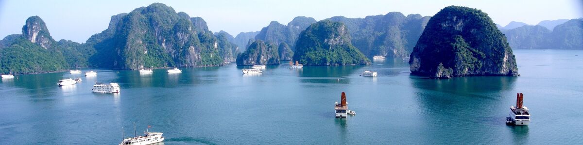 Headline for Top 7 Fabulous Things to Do in Halong Bay – Time to immerse yourself in Halong Bay