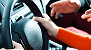 Major factors that you need to keep in mind while selecting the right driving school