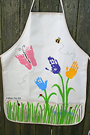 Little Page Turners: Mothers Day Handprint (and such) Apron
