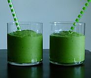 Spinach and Avocado Smoothie Recipe (aka "Leprechaun Juice")