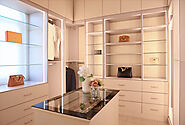 Discover the New Trends in Contemporary Walk-In Closets, their Luxury, Functionality & Convenience