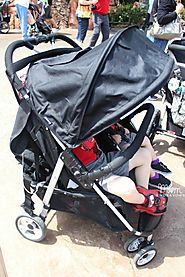 Which stroller is better, tandem or side by side?