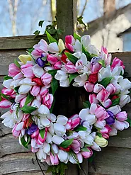 Beautiful Spring Tulip Wreaths For The Front Door – Gorgeous Colors For Spring