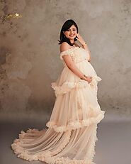 Website at https://littledimplesbytisha.com/maternity-photoshoot-in-bangalore/