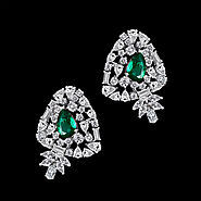 An Emerald Gaze | Ma Passion’s Elegant Emerald Necklace and Emerald Earrings