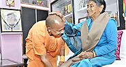 CM Yogi Adityanath Met his Mother in Village After 28 years