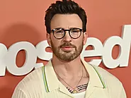 Chris Evans Bio, Age, Parents, Wife, Career, Captain America, Net Worth, Wedding, and More