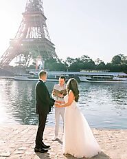 Hire for romantic wedding vows in Paris