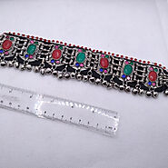 Anklets With Red and Green Glass Stones With Kuchi Bells – Vintarust