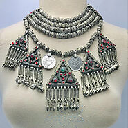 Beaded Multilayers Necklace With Dangling Pendants – Vintarust