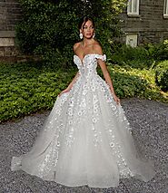 Amalia Carrara 382 bridal gown